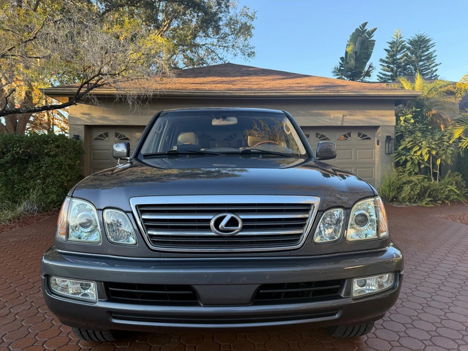 2005 Lexus LX 3rd Gen - Image 10 of 21