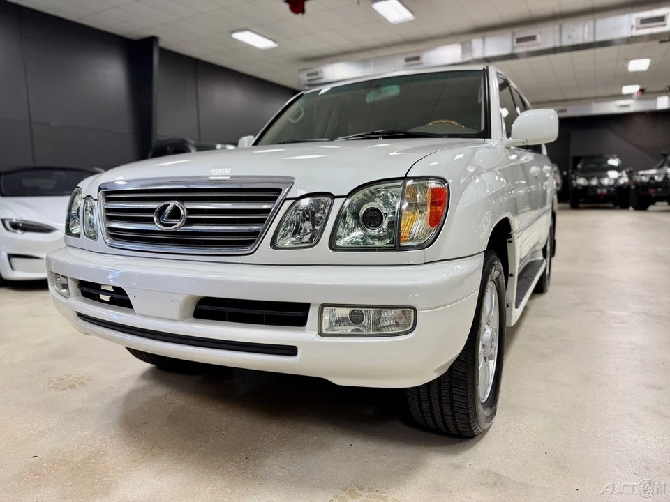 2005 Lexus LX 2nd Gen - Image 7 of 12