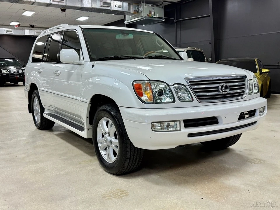 2005 Lexus LX 2nd Gen - Image 6 of 12