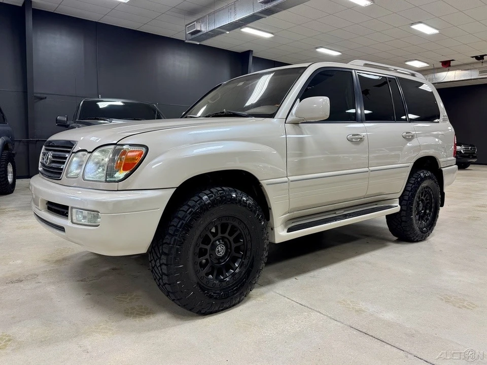 2005 Lexus LX 2nd Gen - Image 12 of 12