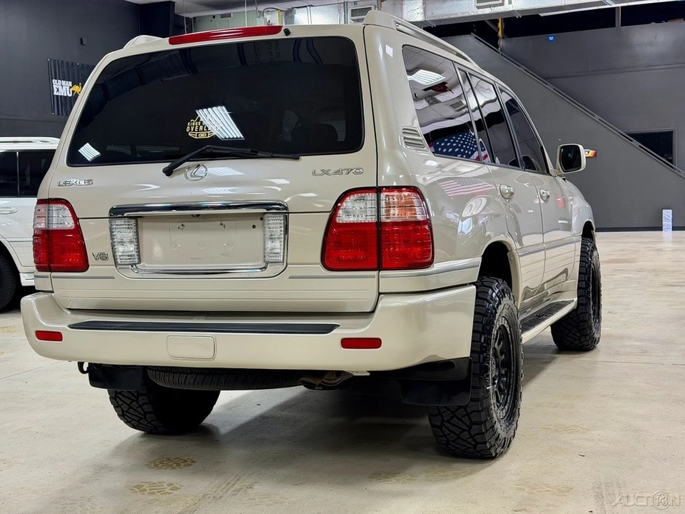 2005 Lexus LX 2nd Gen - Image 8 of 12