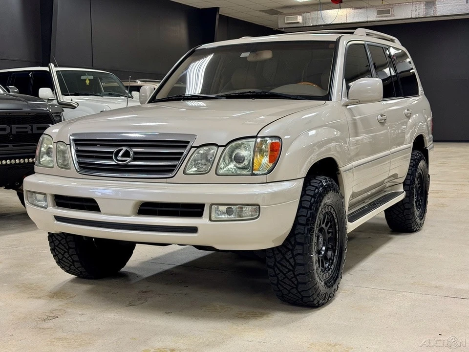 2005 Lexus LX 2nd Gen - Image 2 of 12