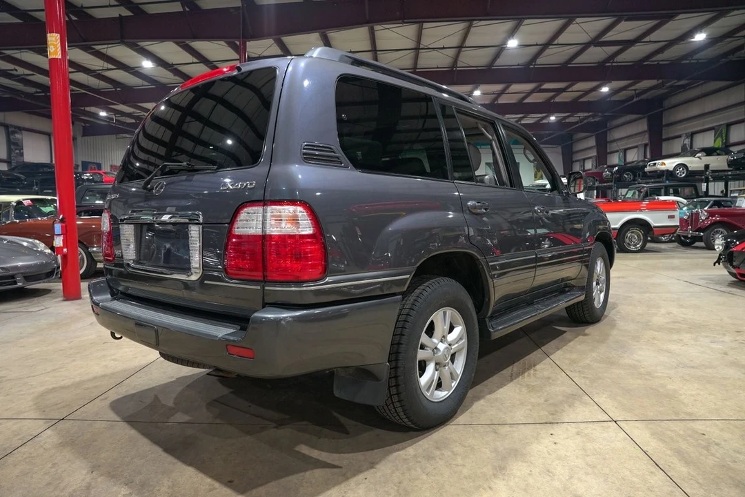2005 Lexus LX 2nd Gen - Image 8 of 12