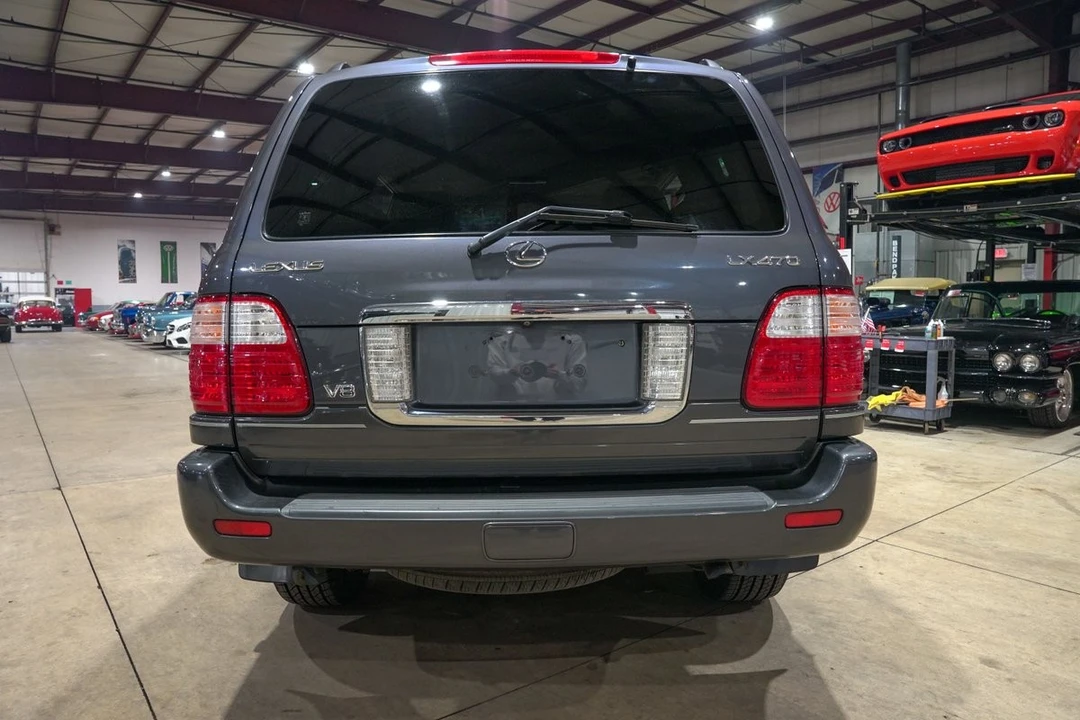 2005 Lexus LX 2nd Gen - Image 7 of 12