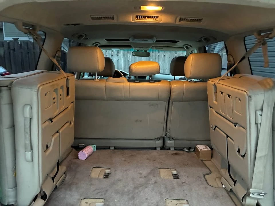 2005 Lexus LX 2nd Gen - Image 3 of 5