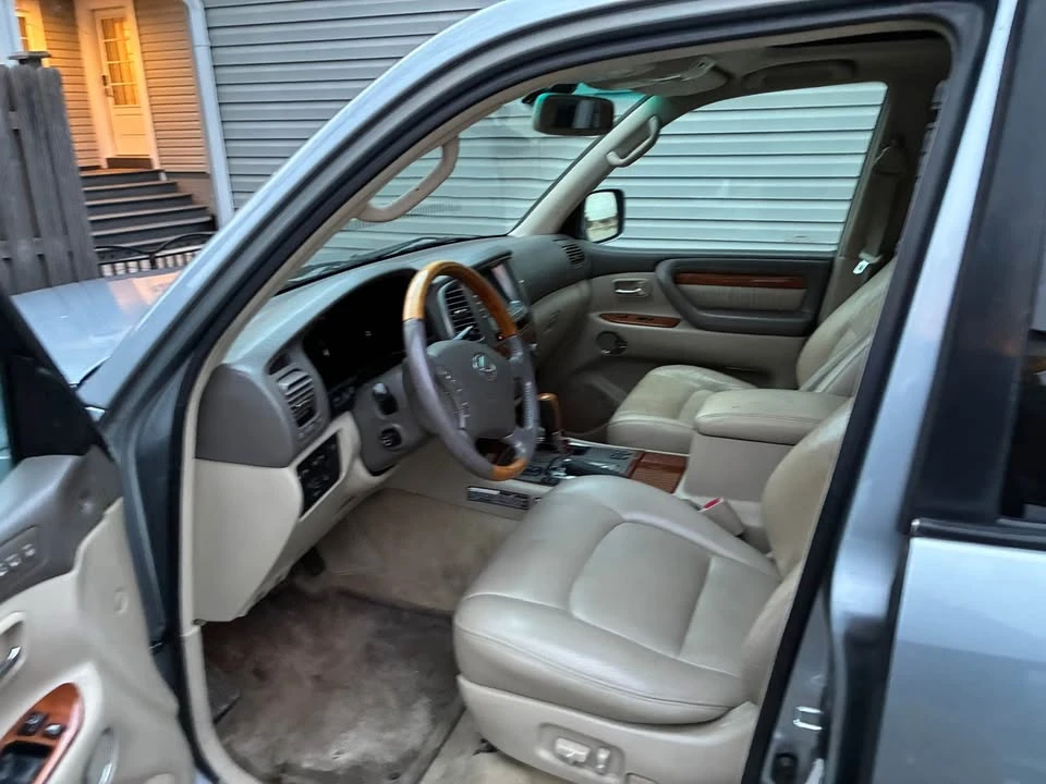 2005 Lexus LX 2nd Gen - Image 5 of 5