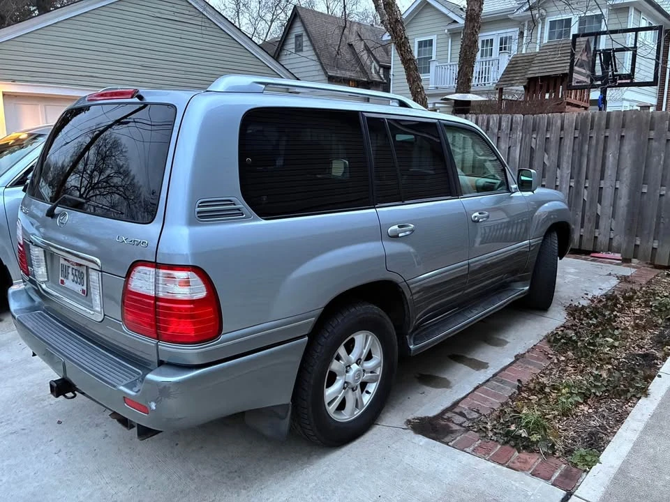 2005 Lexus LX 2nd Gen - Image 2 of 5