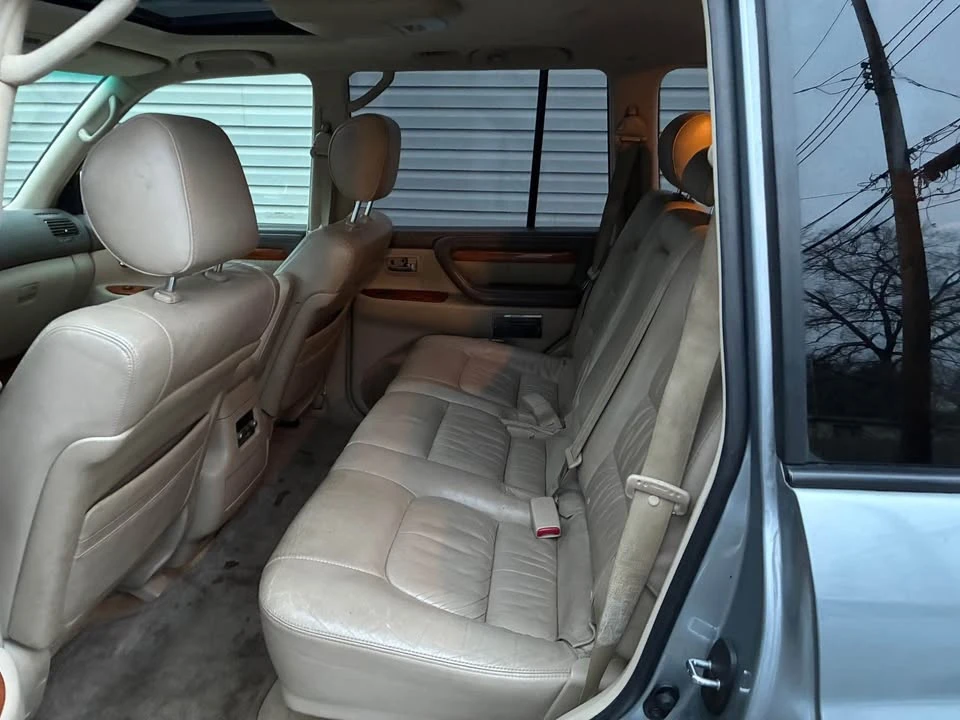 2005 Lexus LX 2nd Gen - Image 4 of 5