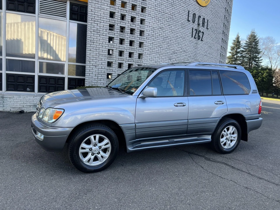 2005 Lexus LX 2nd Gen - Image 18 of 31