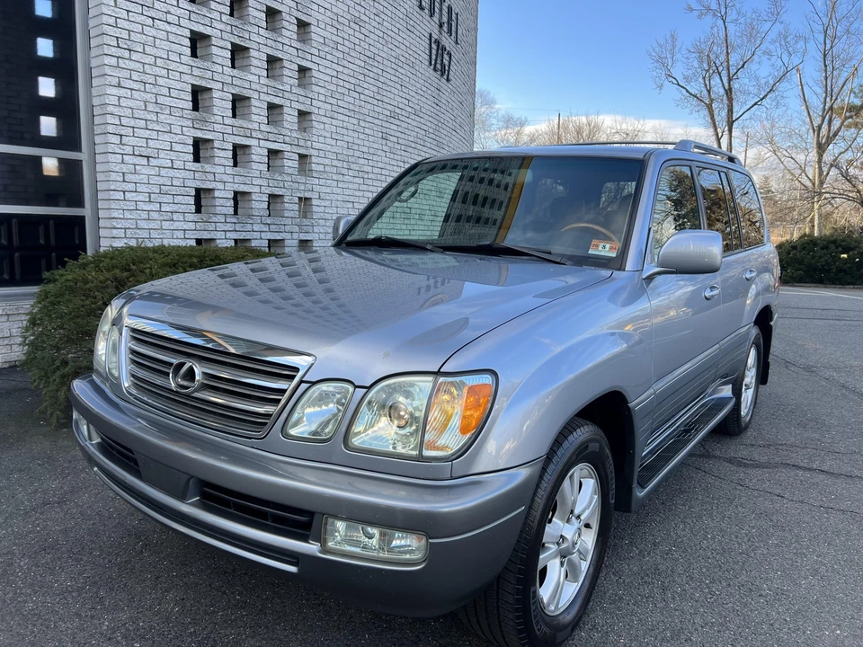 2005 Lexus LX 2nd Gen - Image 13 of 31