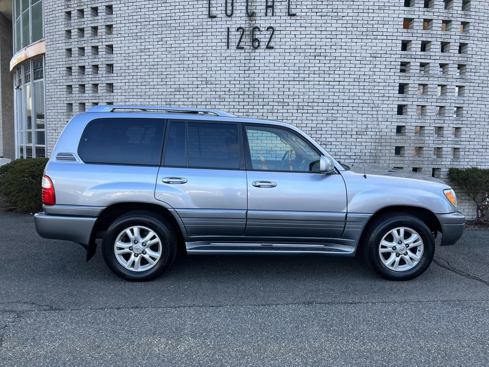 2005 Lexus LX 2nd Gen - Image 30 of 31