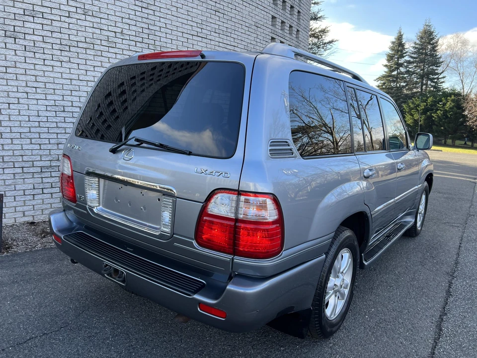 2005 Lexus LX 2nd Gen - Image 25 of 31