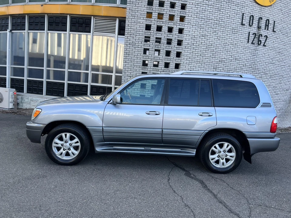 2005 Lexus LX 2nd Gen - Image 20 of 31