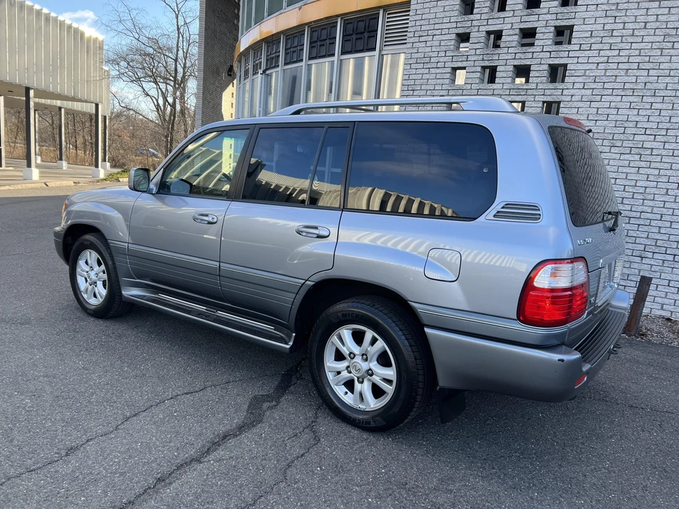 2005 Lexus LX 2nd Gen - Image 22 of 31