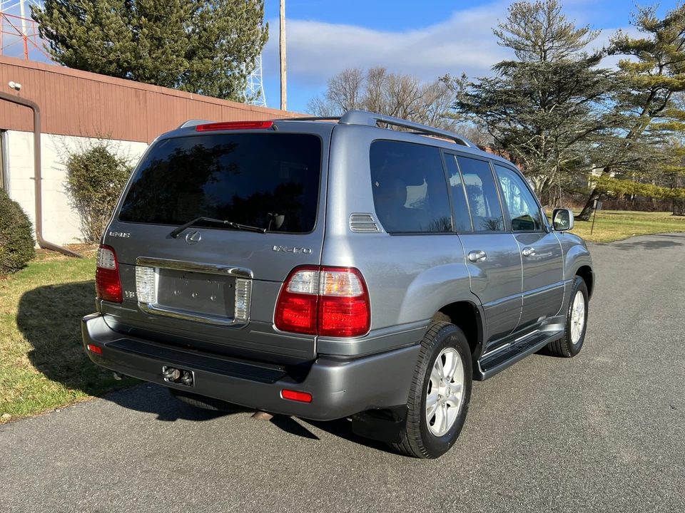2005 Lexus LX 2nd Gen - Image 8 of 31