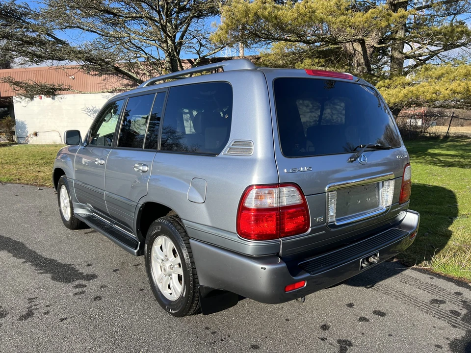 2005 Lexus LX 2nd Gen - Image 7 of 31
