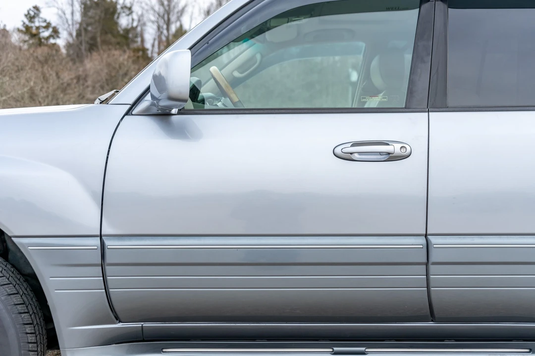 2005 Lexus LX 2nd Gen - Image 28 of 31