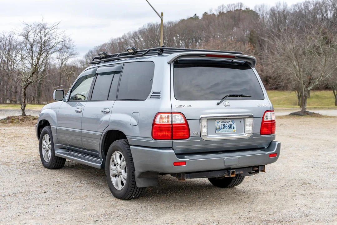 2005 Lexus LX 2nd Gen - Image 3 of 31