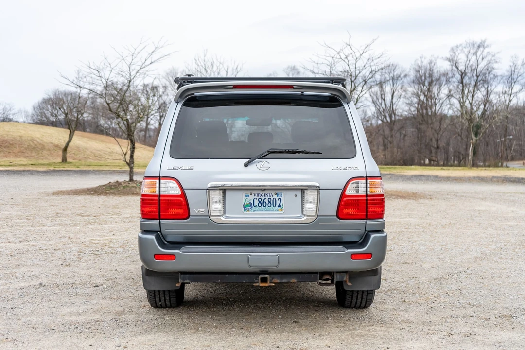 2005 Lexus LX 2nd Gen - Image 4 of 31