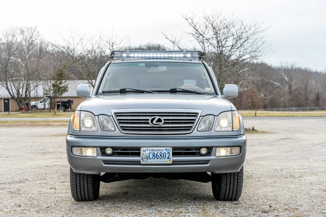 2005 Lexus LX 2nd Gen - Image 11 of 31