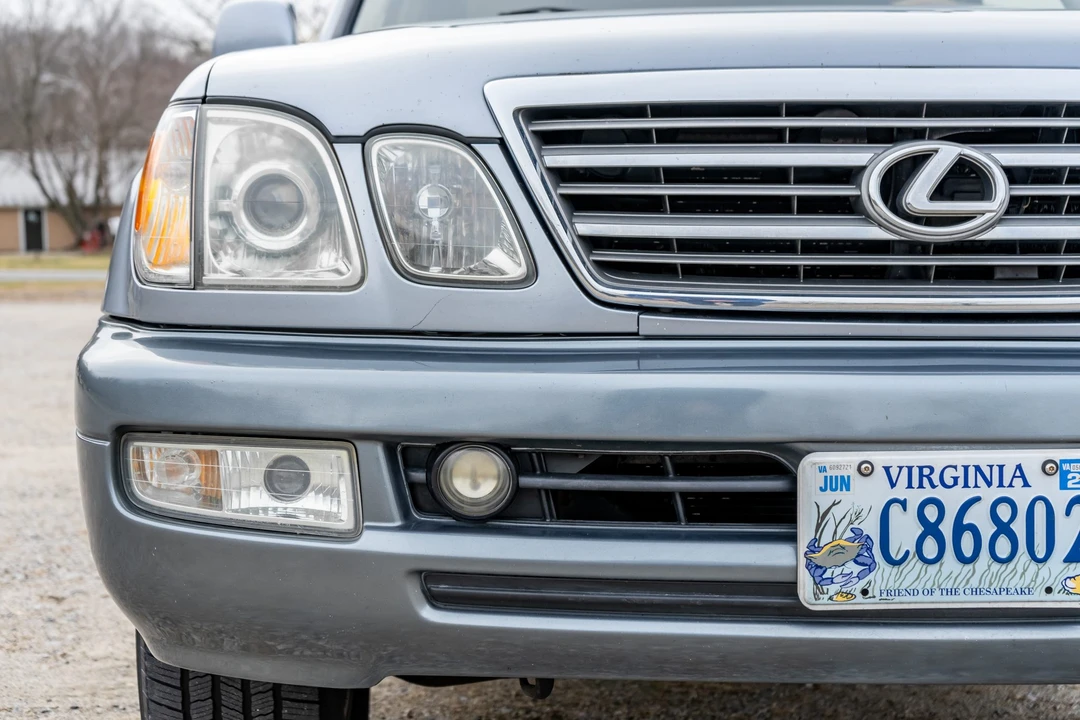 2005 Lexus LX 2nd Gen - Image 12 of 31