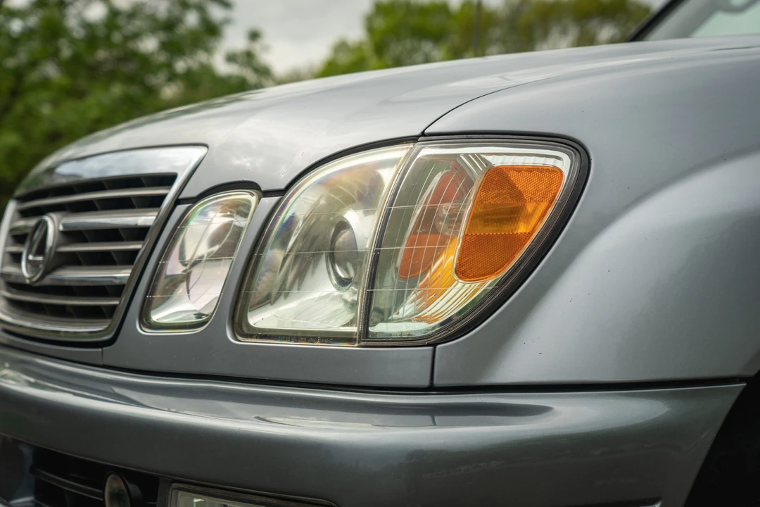2005 Lexus LX 2nd Gen - Image 19 of 31