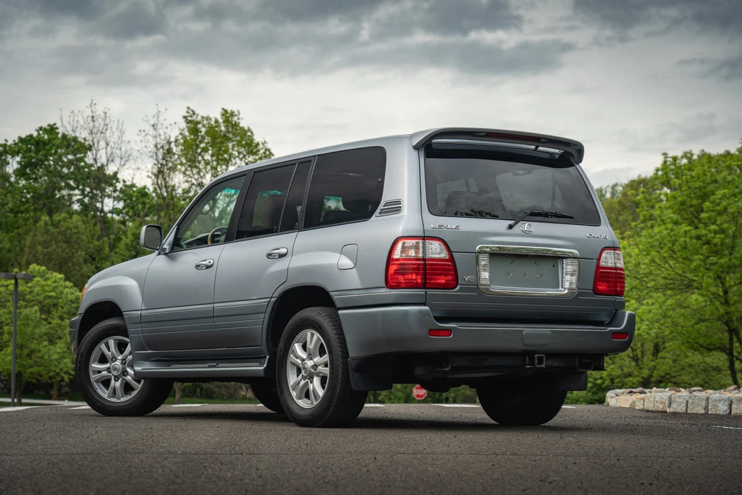 2005 Lexus LX 2nd Gen - Image 6 of 31