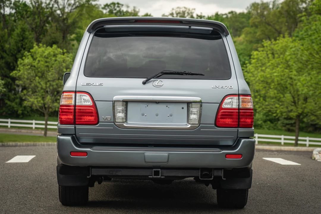 2005 Lexus LX 2nd Gen - Image 5 of 31