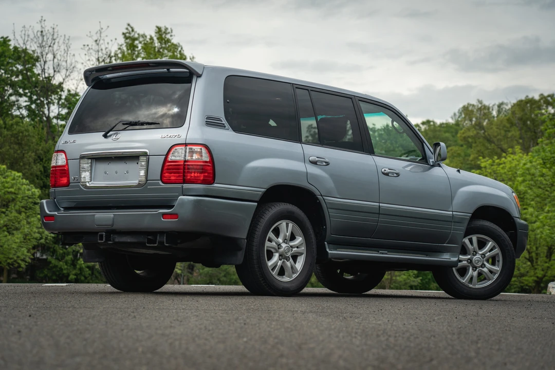 2005 Lexus LX 2nd Gen - Image 4 of 31