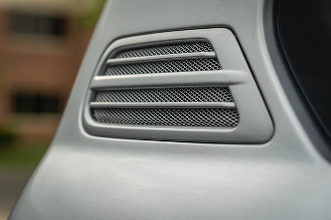 2005 Lexus LX 2nd Gen - Image 26 of 31