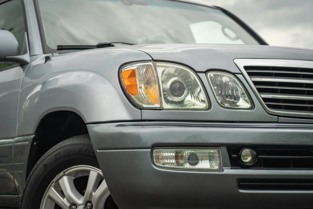 2005 Lexus LX 2nd Gen - Image 14 of 31