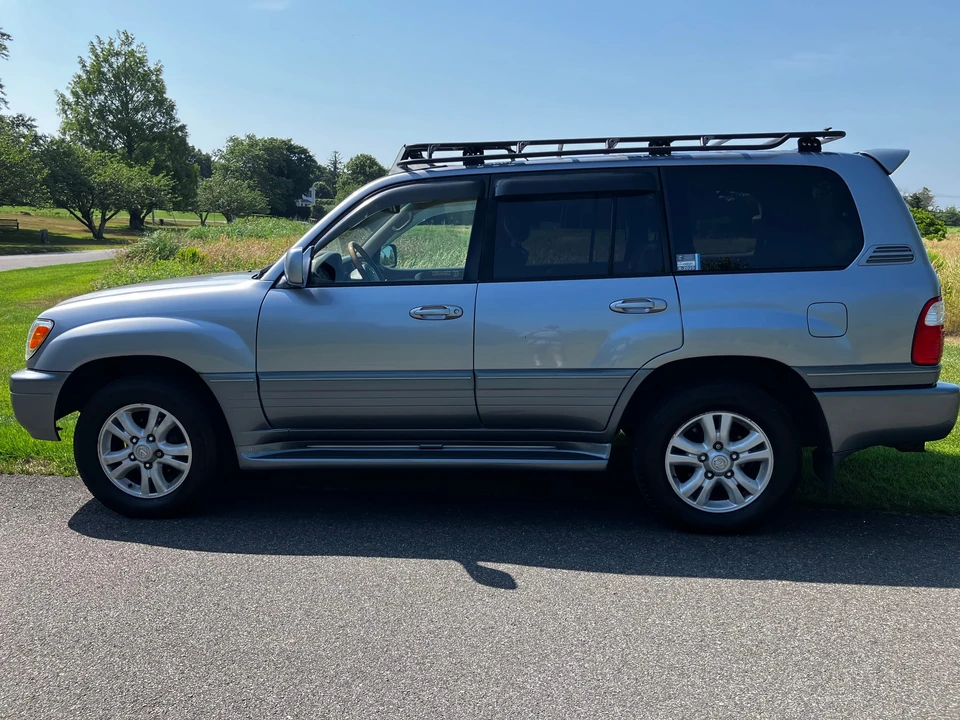 2005 Lexus LX 2nd Gen - Image 21 of 31