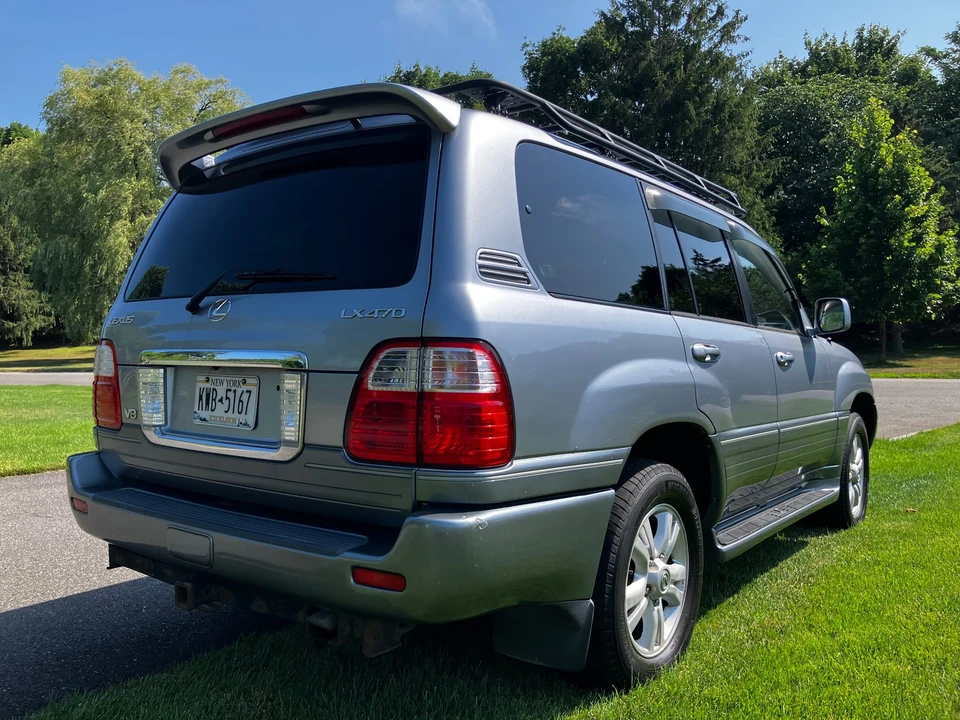2005 Lexus LX 2nd Gen - Image 16 of 31