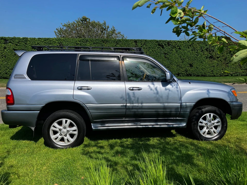 2005 Lexus LX 2nd Gen - Image 13 of 31