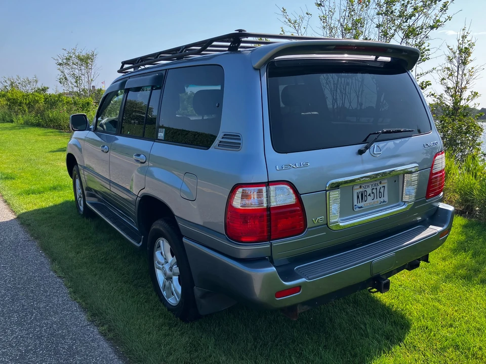2005 Lexus LX 2nd Gen - Image 19 of 31