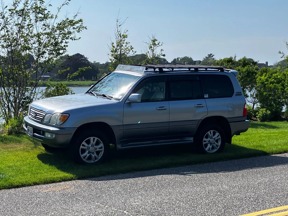 2005 Lexus LX 2nd Gen - Image 2 of 31