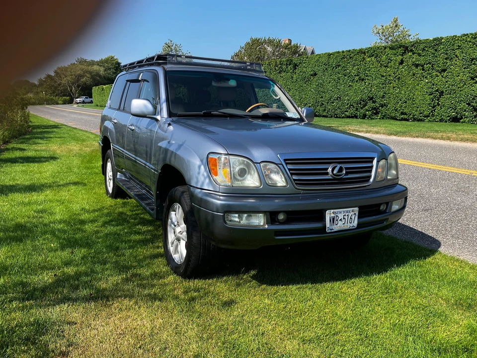 2005 Lexus LX 2nd Gen - Image 11 of 31