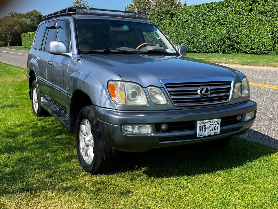 2005 Lexus LX 2nd Gen - Image 9 of 31