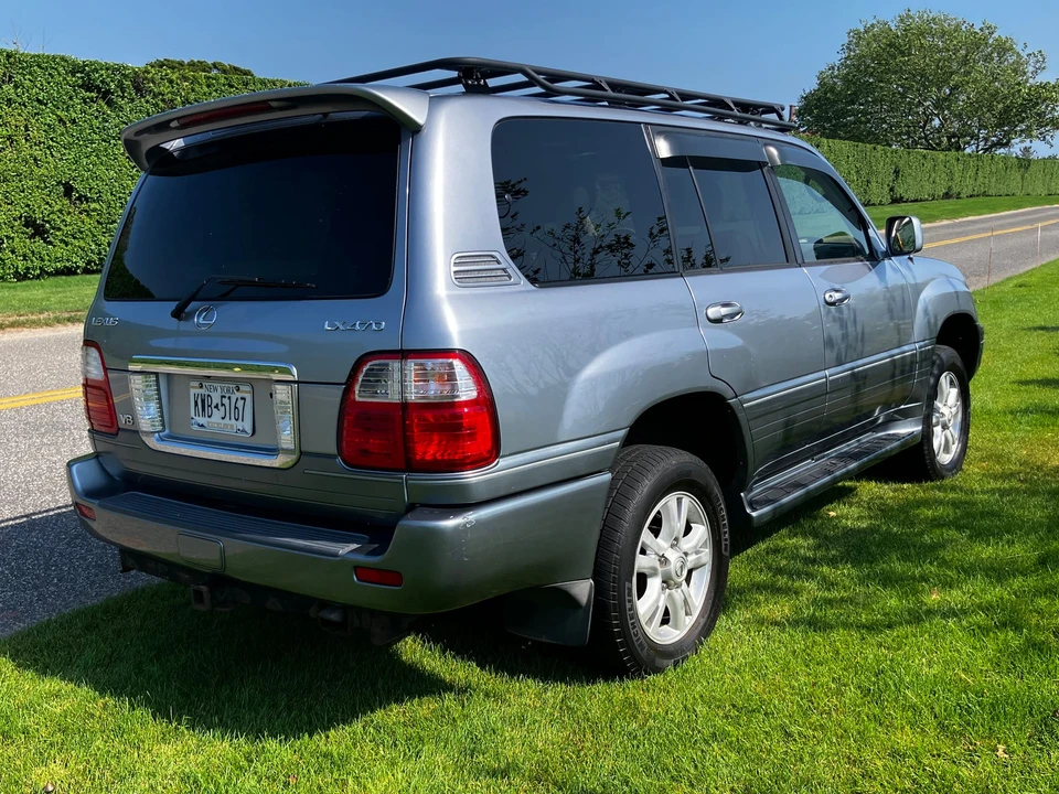 2005 Lexus LX 2nd Gen - Image 15 of 31