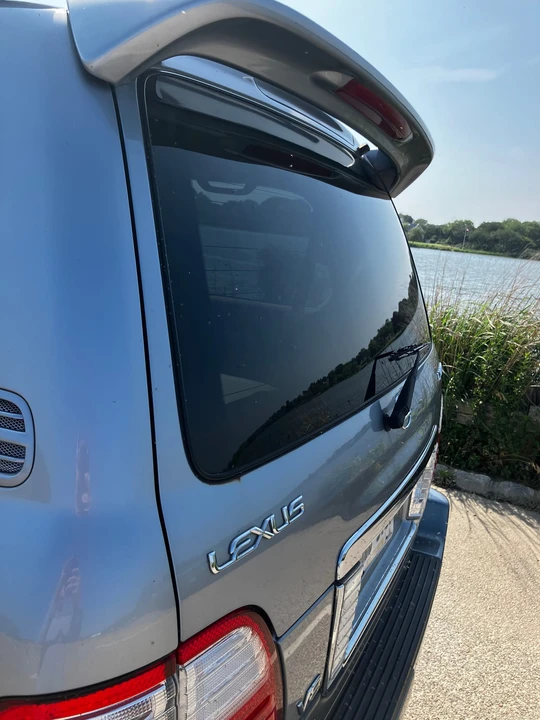 2005 Lexus LX 2nd Gen - Image 27 of 31