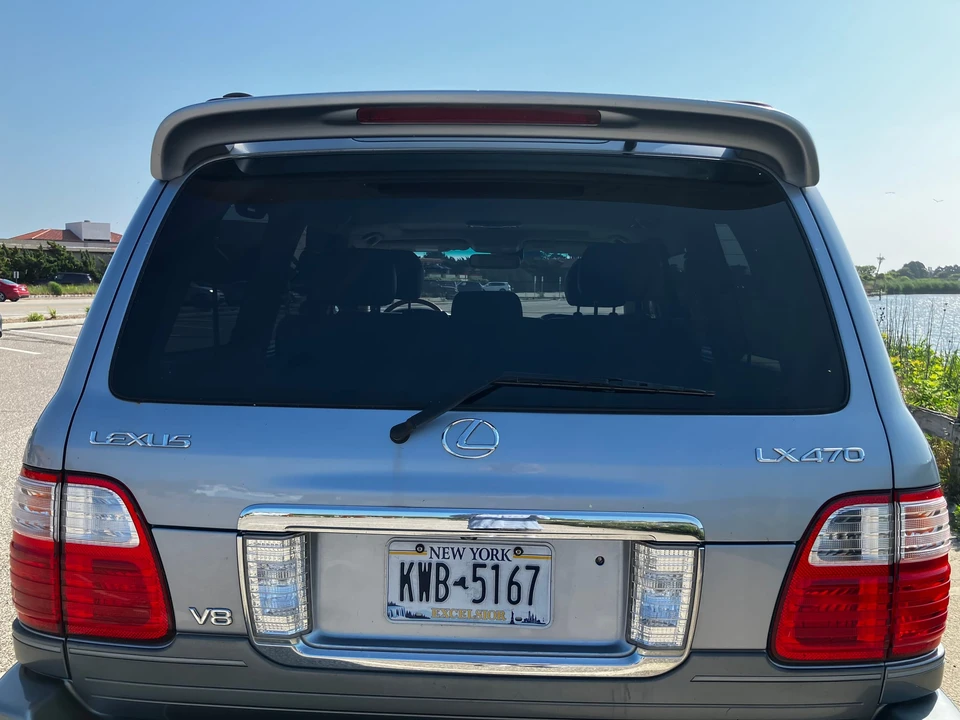 2005 Lexus LX 2nd Gen - Image 25 of 31