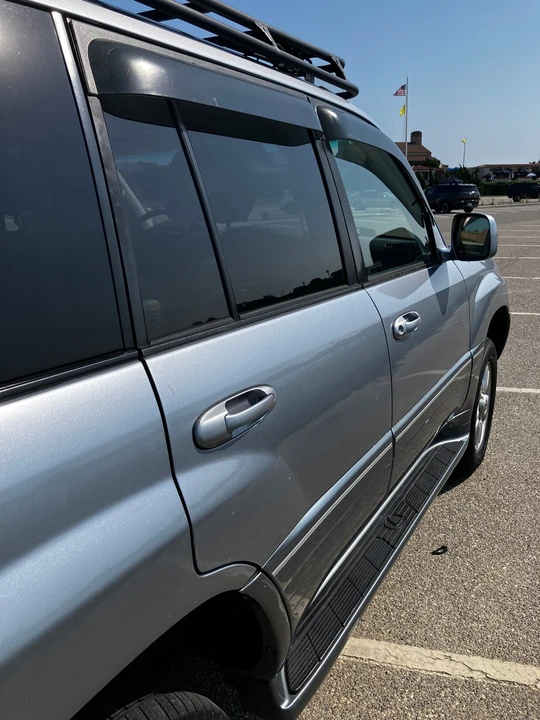 2005 Lexus LX 2nd Gen - Image 30 of 31