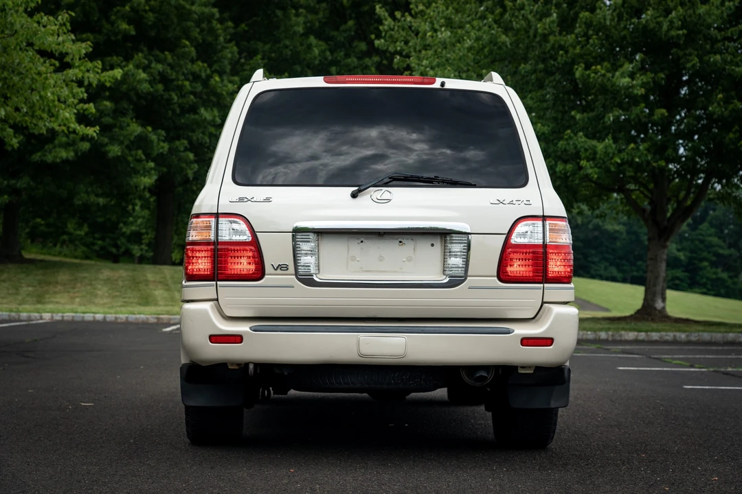 2005 Lexus LX 2nd Gen - Image 6 of 31