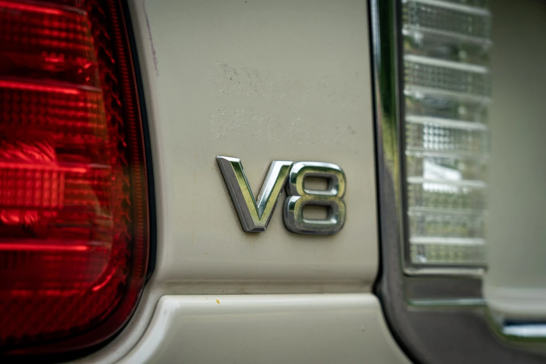 2005 Lexus LX 2nd Gen - Image 18 of 31