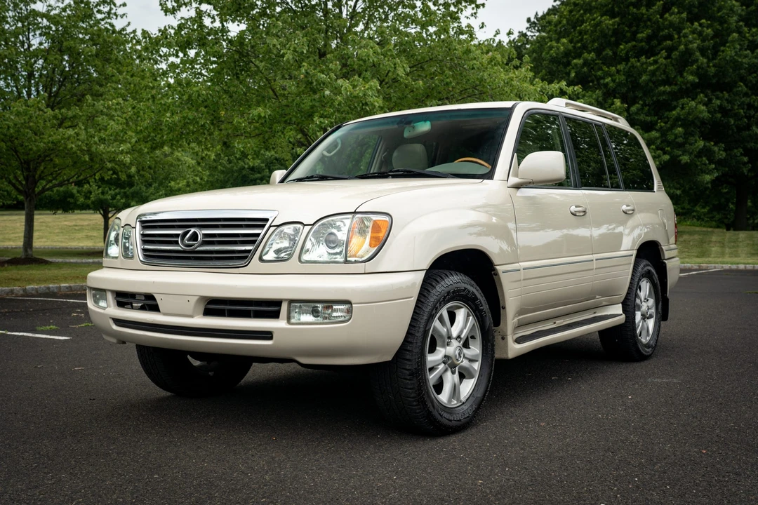 2005 Lexus LX 2nd Gen - Image 9 of 31