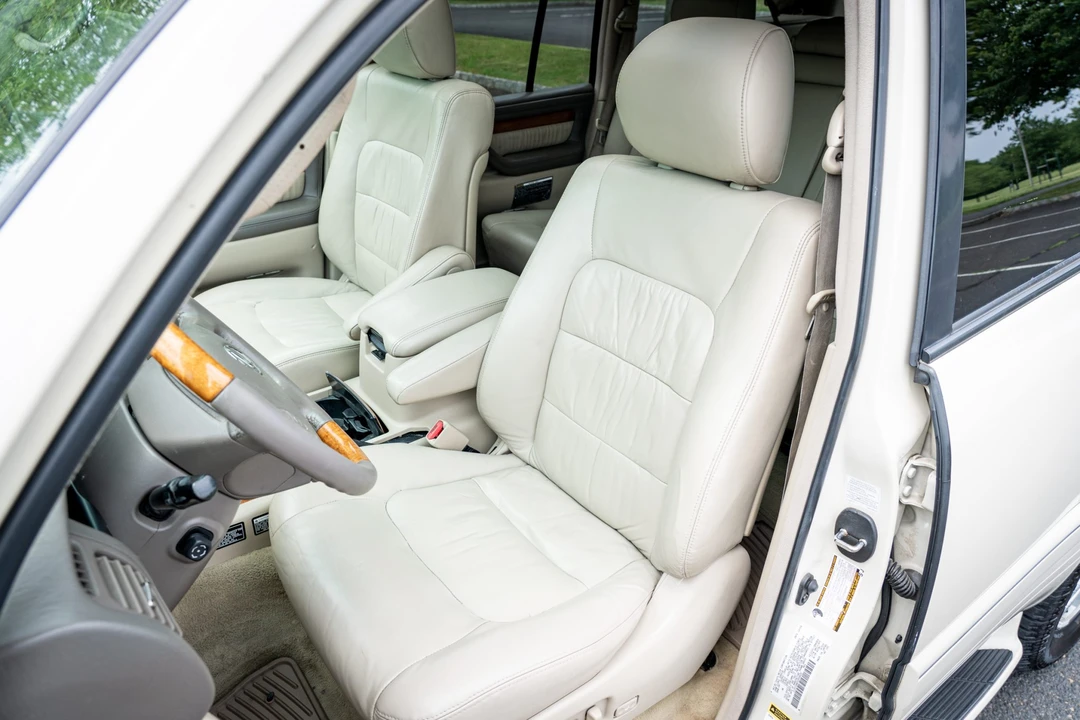 2005 Lexus LX 2nd Gen - Image 31 of 31