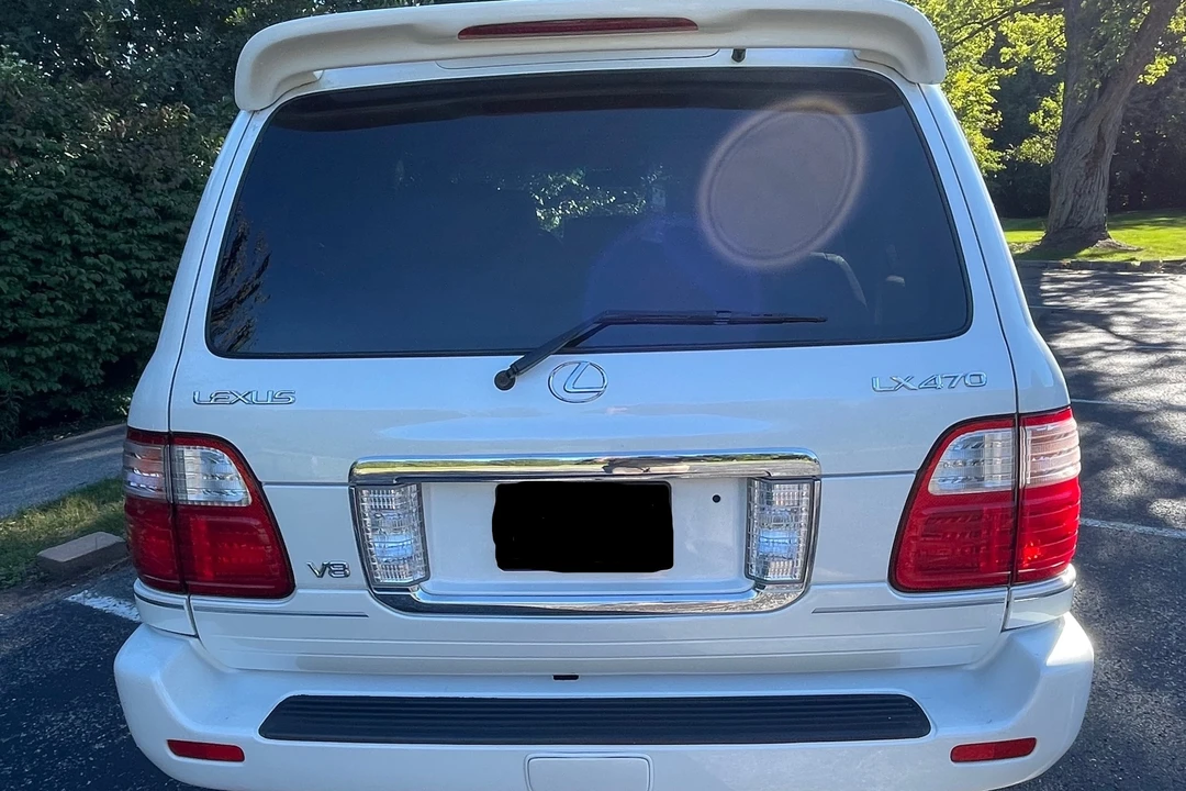 2005 Lexus LX 2nd Gen - Image 13 of 31