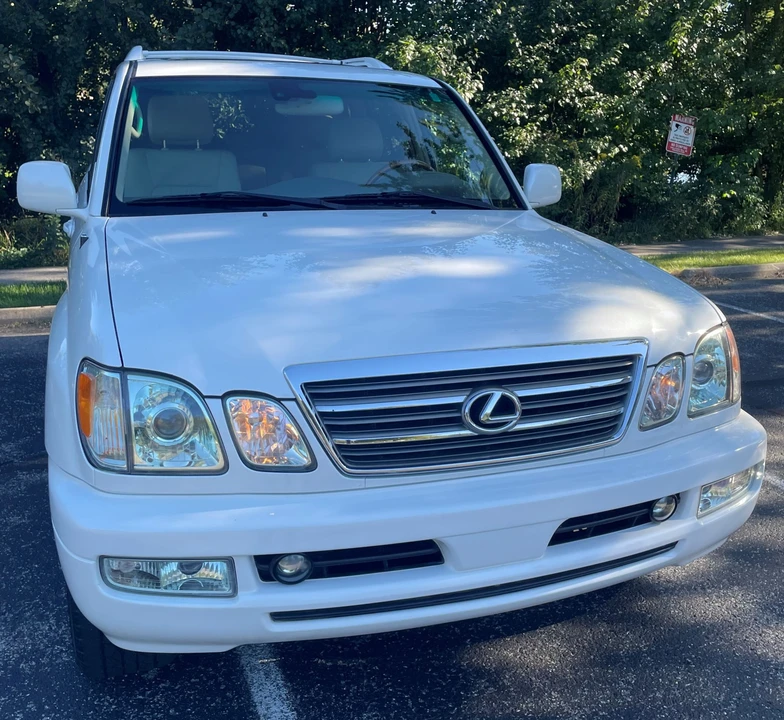 2005 Lexus LX 2nd Gen - Image 21 of 31