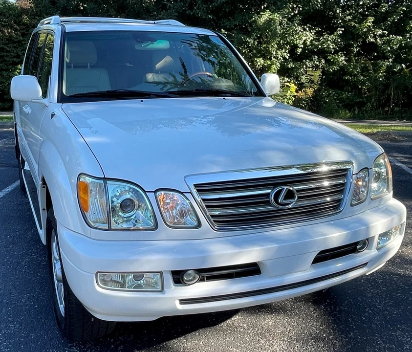 2005 Lexus LX 2nd Gen - Image 20 of 31