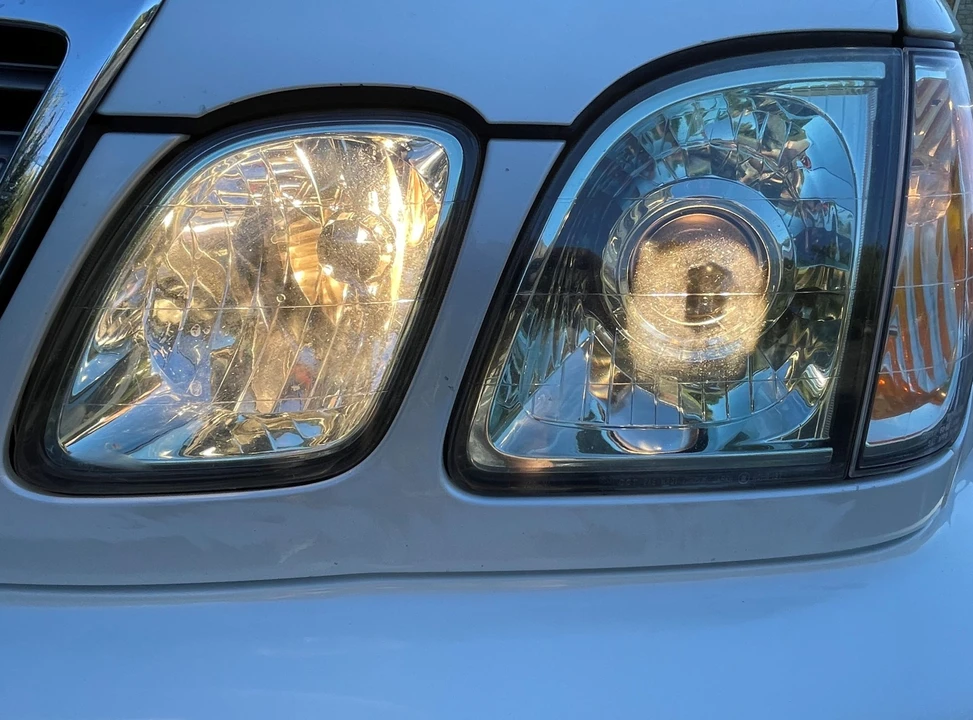 2005 Lexus LX 2nd Gen - Image 25 of 31